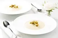 Суп из цветной капусты с сухариками