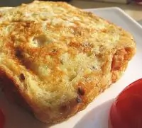 Гренки в омлете с сыром