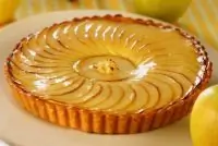 Яблочный пирог с абрикосовым джемом