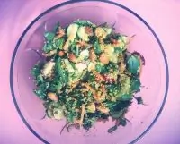 Киноа с миндалем и рукколой