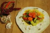 Тушеные овощи в лаваше