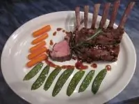 Корейка молочного теленка с овощами