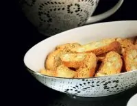 Лимонные бискотти с миндалем