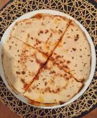 Кесадилья с курицей и чеддером