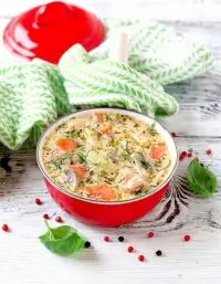 Сырный суп с форелью и грибами