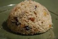 Сладкий плов с сухофруктами и орехами