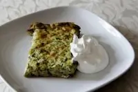 Творожная запеканка с картофелем, шпинатом и розмарином