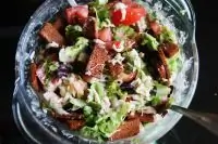 Весенний салат с куриной грудкой