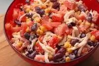 Салат из китайской капусты с помидорами и фасолью