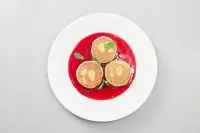 Сырники с кукурузной мукой и вареньем