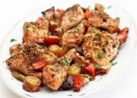 Запеченная курица с овощами и прованскими травами