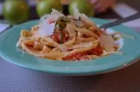 Розовые лингвини