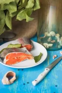 Красная рыба слабосоленая