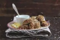 Куриные гужоны в сырно-ореховой корочке