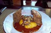 Свинина с пармезаном под соусом дор-блю