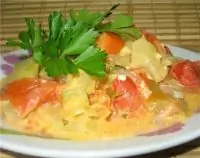 Кабачки, тушенные с овощами