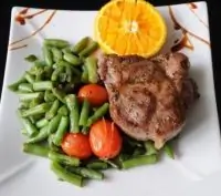 Свинина с карамелизированным картофелем и красными апельсинами