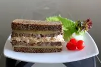 Сэндвич с говядиной и квашеной капустой