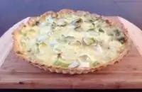 Киш с луком-пореем и карри