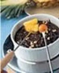 Шоколадное фондю с сухофруктами