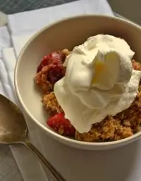 Клубничный крамбл