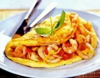 Омлет с морепродуктами и зеленью