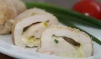 Куриные рулетики с сырной начинкой