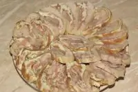 Рулет из фаршированной курицы