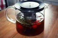 Чай с тимьяном и клубникой