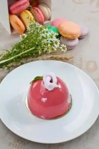 Клубничный мармелад с базиликовым муссом