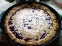 Флан с лесными ягодами и миндалем