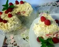 Торт безе с малиной