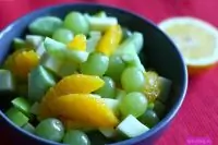 Фруктовый салат с огурцом