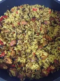 Жареные мидии с рисом и соусом терияки