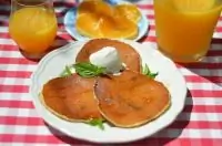 Творожные блинчики с изюмом