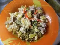 Свинина с овощами в горшочках