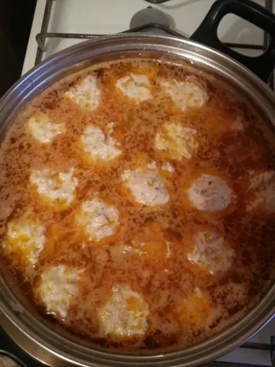 Суп с куриными фрикадельками и вермишелью