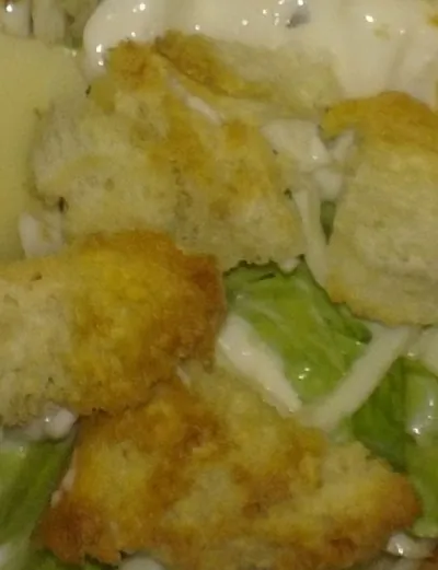 Чесночный гренки для салата «Цезарь»