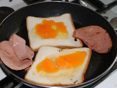 Горячие бутерброды с яйцом