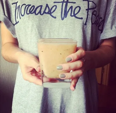 Витаминный коктейль из грейпфрута, киви и банана