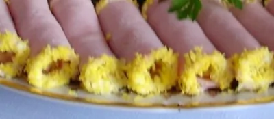 Ветчинные рулетики с чесночно-яичной начинкой