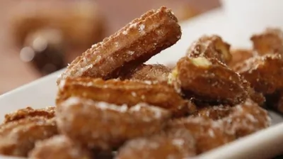 Чуррос с шоколадным соусом