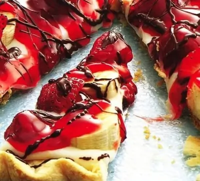 Легкий бананово-клубничный пирог