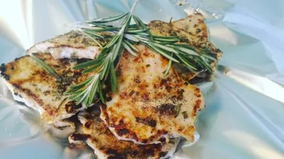 Свиная вырезка с розмарином