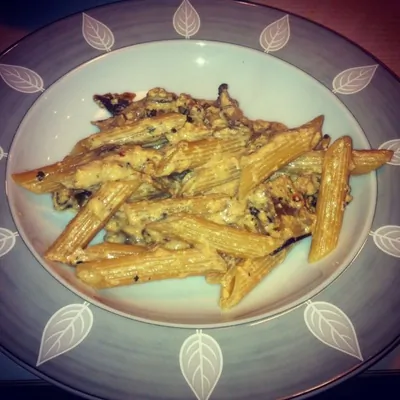 Пенне ригате с белыми грибами в сливочно-пармезановом соусе