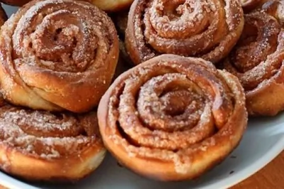 Плюшки с корицей и мускатным орехом