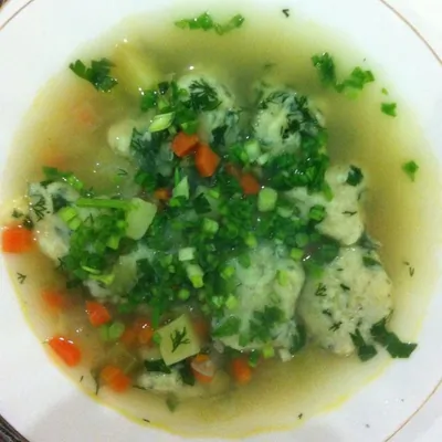 Суп с клецками на говяжьем бульоне