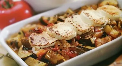 Рататуй из баклажанов, томатов и сыра