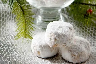 Курабье — традиционная греческая рождественская сладость с мастикой