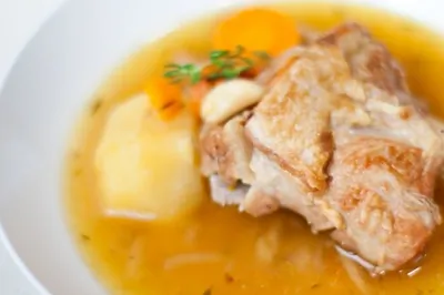 Легкая шурпа из баранины с тимьяном